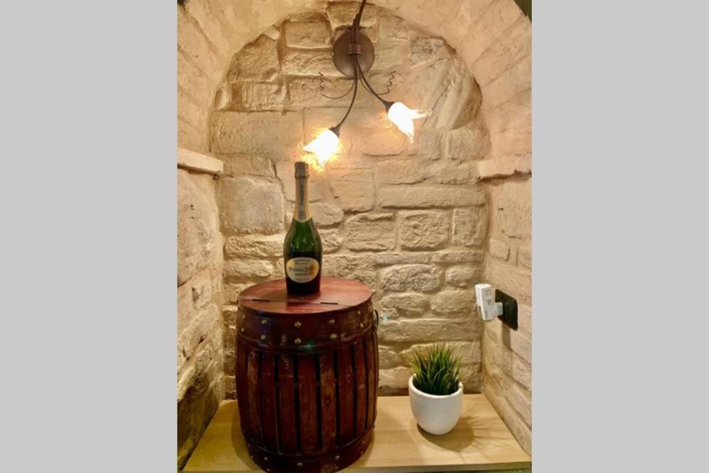 La Grotta - Casa Con Grotta Sotterranea Apartment Monterubbiano Luaran gambar