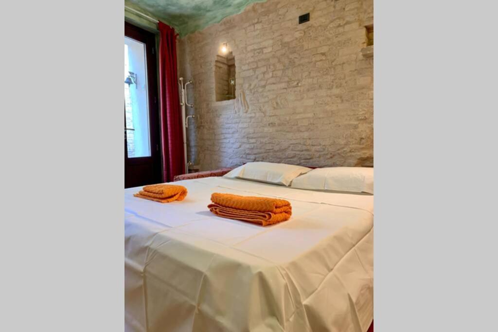 La Grotta - Casa Con Grotta Sotterranea Apartment Monterubbiano Luaran gambar