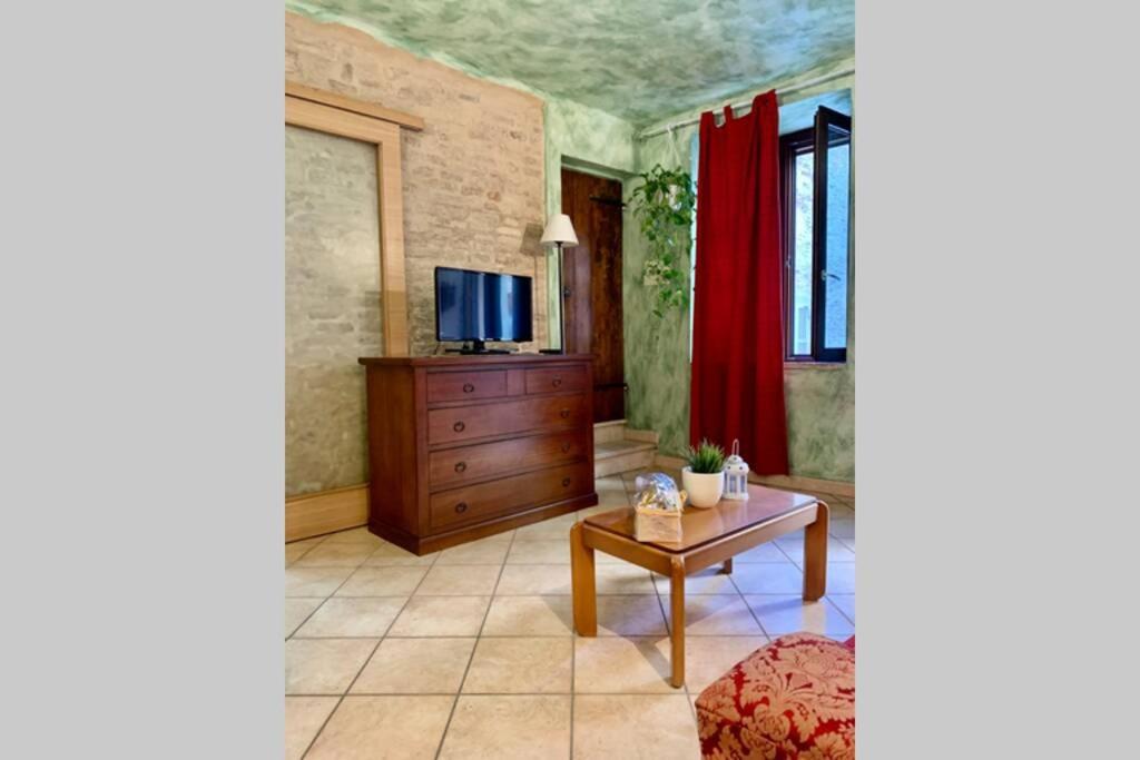 La Grotta - Casa Con Grotta Sotterranea Apartment Monterubbiano Luaran gambar